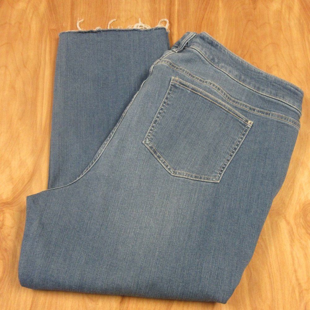 TORRID Perfect Boyfriend Ankle Mid-Rise Jeans Size 22W Ripped Stretch Denim NWT - Picture 16 of 16